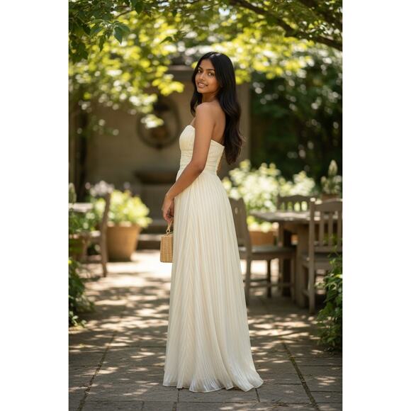 BCBGMAXAZRIA Off-White Strapless Silk Evening Gown Dress Size 8 - Picture 2 of 11